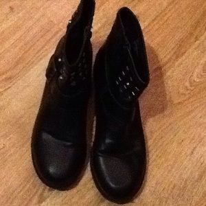 White Mountain Black Studded Ankle Boots sz 10m